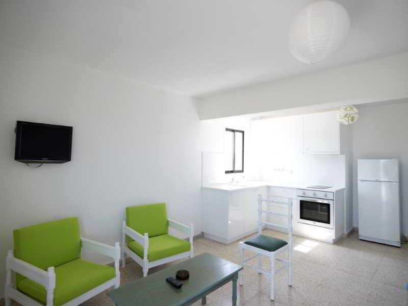 So Apartments Ayía Nápa Extérieur photo